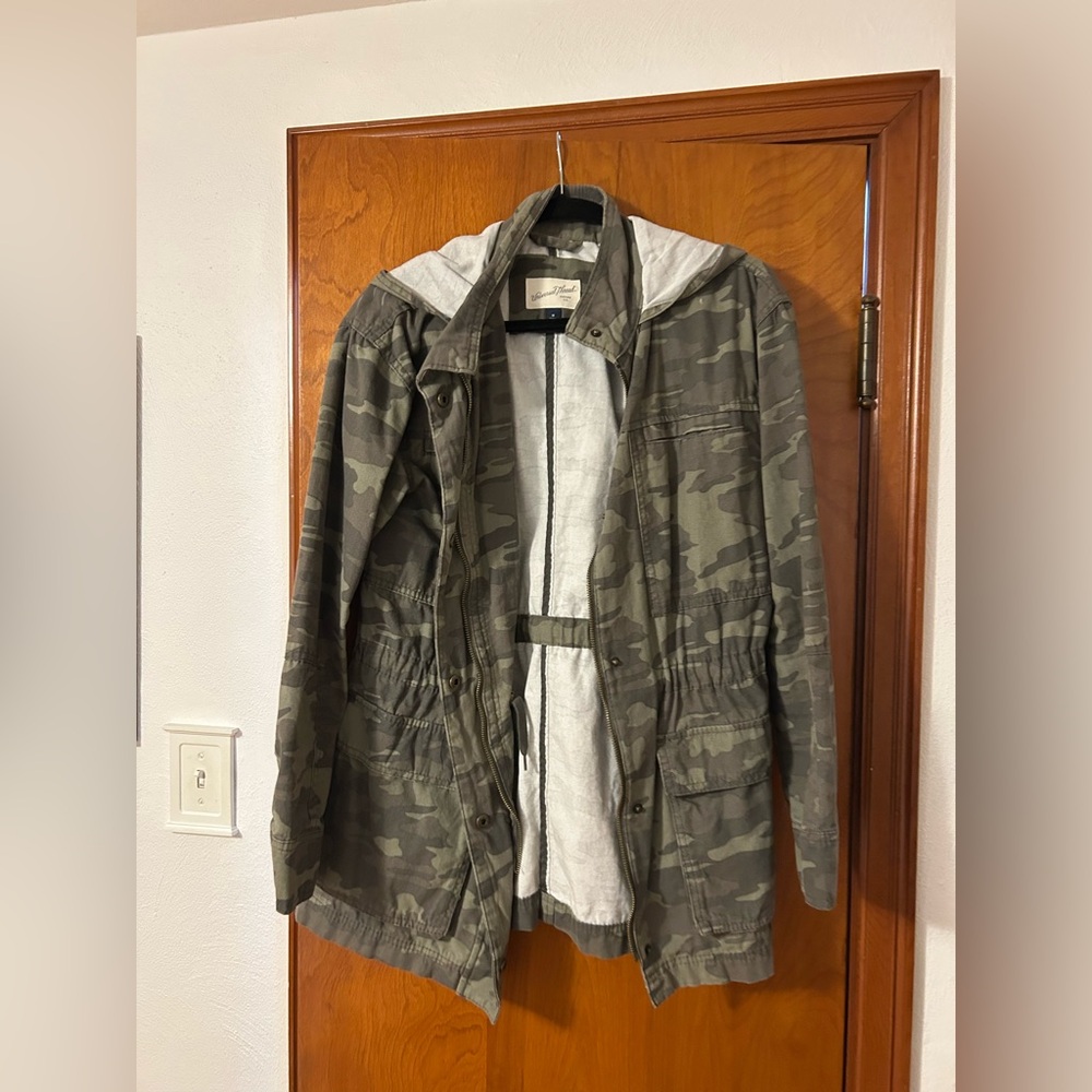 Universal Thread Camouflage Jacket